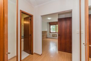 Image 19 - 379312