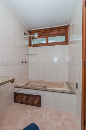 Image 30 - 379312