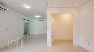 Image 5 - 379420