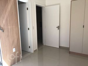 Image 25 - 379499