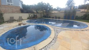 Image 18 - 379583