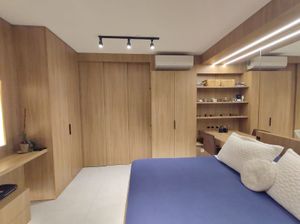 Image 8 - 379587
