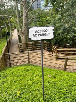 Image 9 - 379630