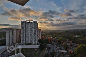 Image 21 - 379816