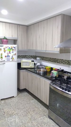 Image 4 - 380306