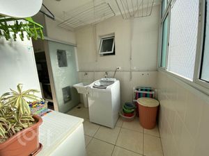 Image 11 - 381005