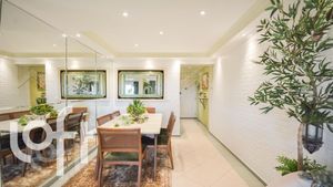 Image 10 - 381524