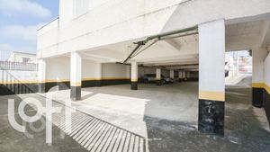 Image 21 - 381730