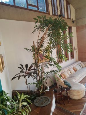 Image 8 - 382150