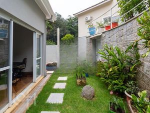 Image 8 - 382318