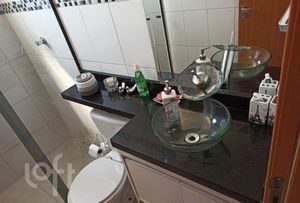 Image 19 - 383847