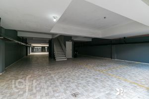 Image 19 - 385250