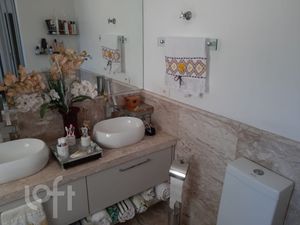 Image 17 - 385445