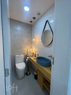 Image 19 - 386427