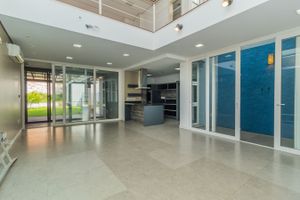 Image 10 - 387818