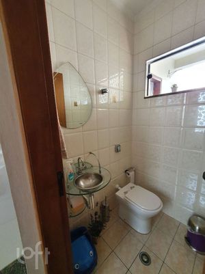 Image 17 - 387905