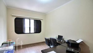 Image 19 - 389047