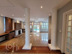 Image 8 - 389102
