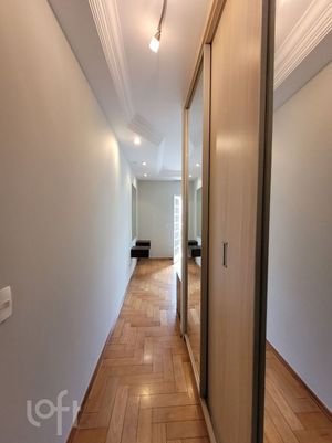 Image 37 - 389102