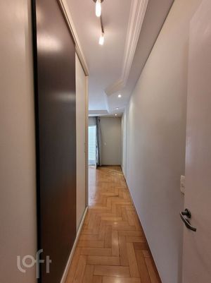 Image 38 - 389102