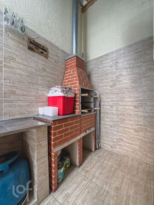Image 19 - 389748