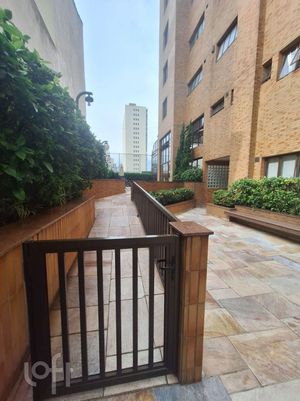 Image 83 - 392250