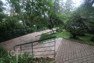 Image 40 - 392389