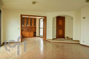 Image 24 - 393145