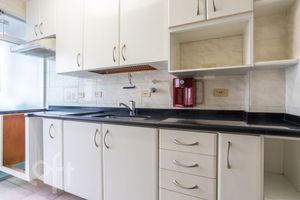 Image 20 - 395152