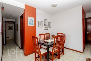Image 4 - 395227