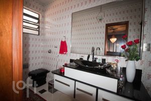 Image 19 - 395350