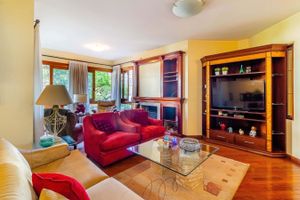 Image 1 - 395558