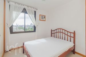 Image 12 - 396228
