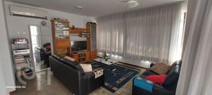 Image 10 - 397429