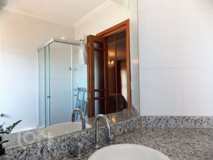 Image 19 - 397682