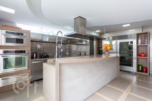 Image 15 - 397984