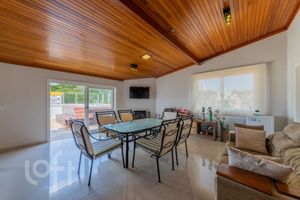 Image 19 - 398117