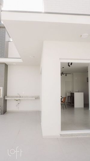 Image 6 - 398351