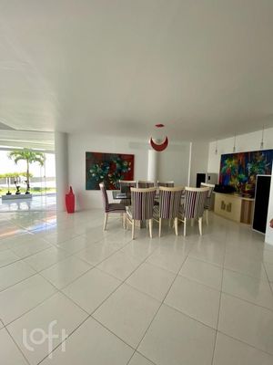 Image 15 - 398557