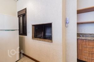 Image 33 - 398730