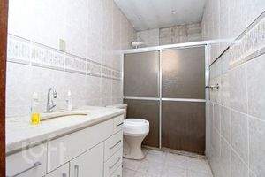 Image 19 - 398935