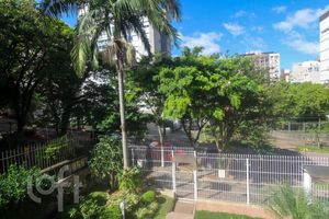 Image 27 - 399098