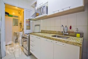 Image 17 - 399349