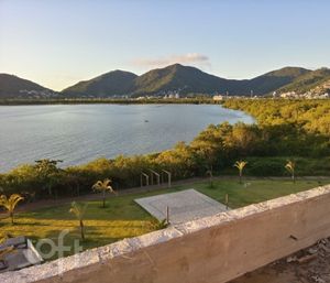 Image 19 - 400849