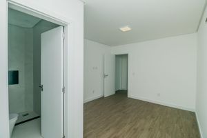 Image 21 - 400978