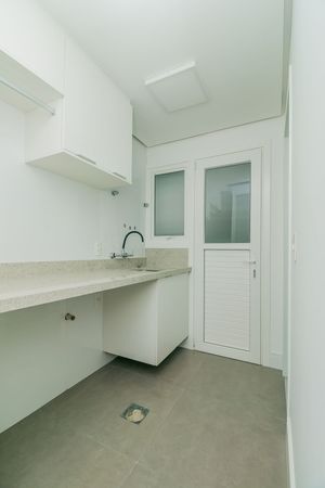 Image 32 - 400978