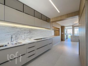 Image 11 - 401045