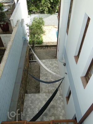 Image 10 - 401185
