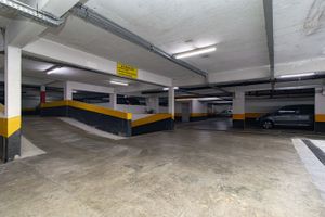 Image 21 - 401844