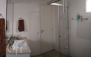Image 11 - 402766